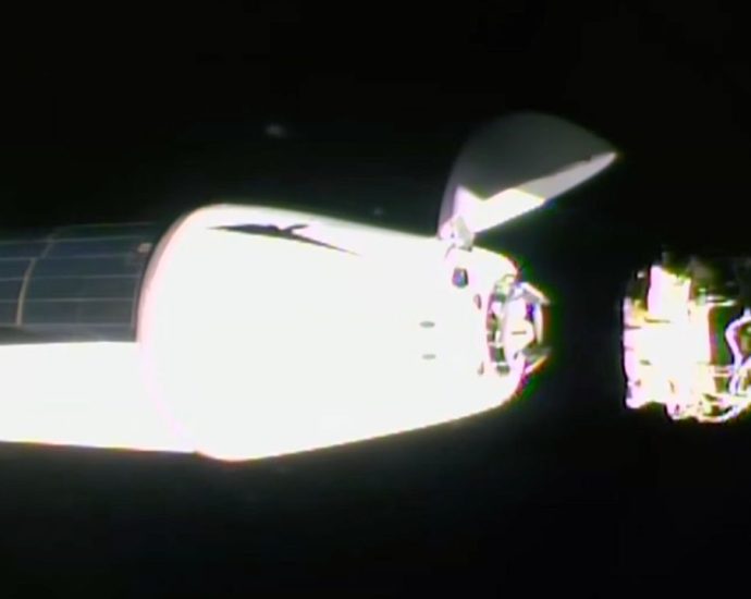 SpaceX Dragon capsule delivers science and supplies to space station