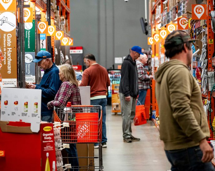 are-consumers-cracking-under-the-weight-of-high-prices?-we’re-about-to-find-out.