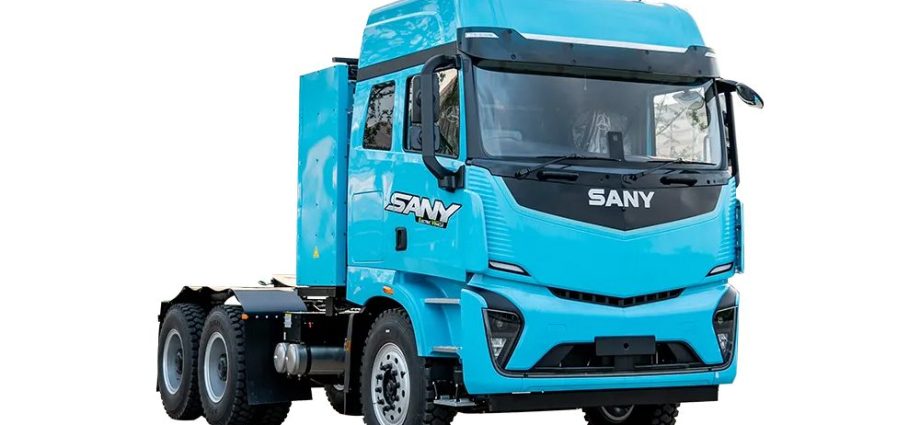 for-electric-trucks,-“the-math-is-simple,”-says-chinese-heavy-machinery-oem