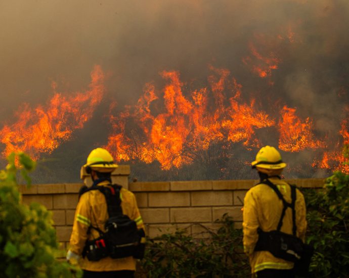 wildfires,-storms-and-record-breaking-heat:-extreme-weather-advisories-cover-big-swath-of-us.