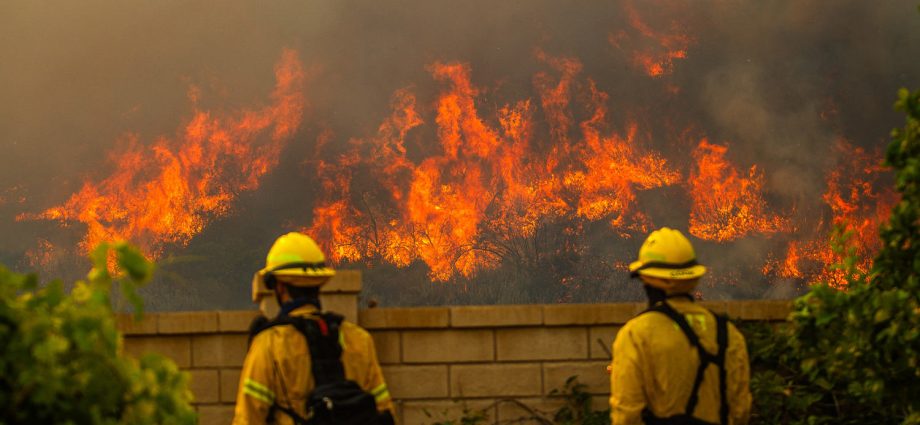 wildfires,-storms-and-record-breaking-heat:-extreme-weather-advisories-cover-big-swath-of-us.