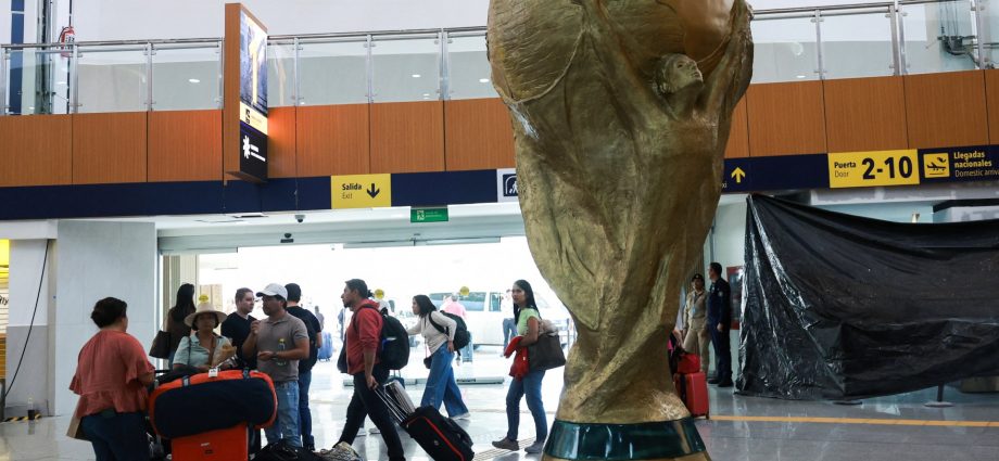 us-to-let-dr-congo-football-team-in-for-world-cup-despite-ebola-restrictions