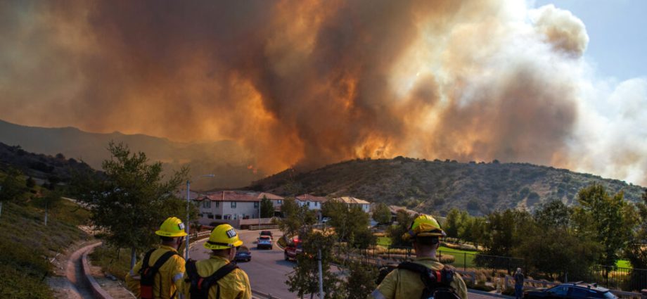wildfire-crews-race-to-keep-fierce-california-blaze-from-former-nuclear-reactor-site