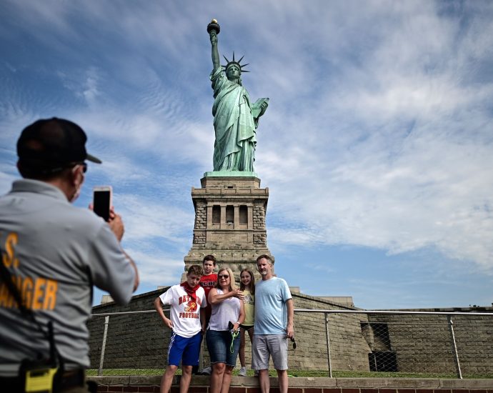 us-launches-new-fact-checking-platform-to-combat-declining-international-tourism 