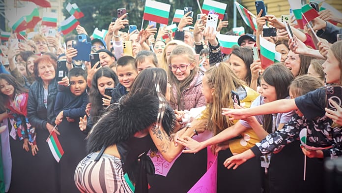 eurovision-winner-dara-turns-sofia-into-a-giant-‘bangaranga’-party