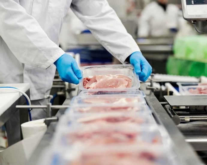 after-usda-cuts,-complaints-over-food-safety-spike