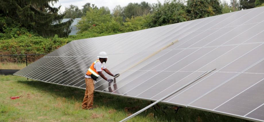 how-one-oregon-city-has-raised-a-billion-dollars-for-climate-change
