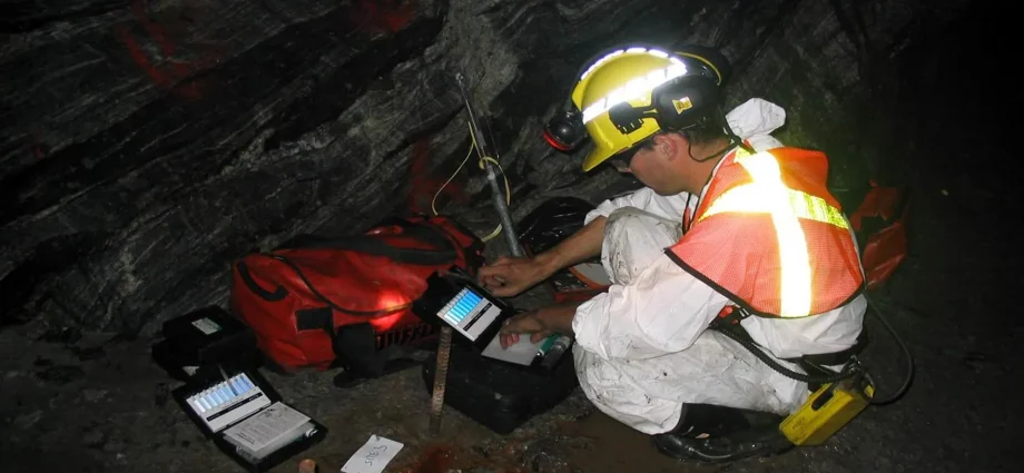 scientists-discover-massive-natural-hydrogen-source-beneath-canada