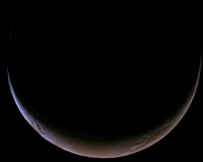 Mars shines in ethereal photo from Psyche space probe