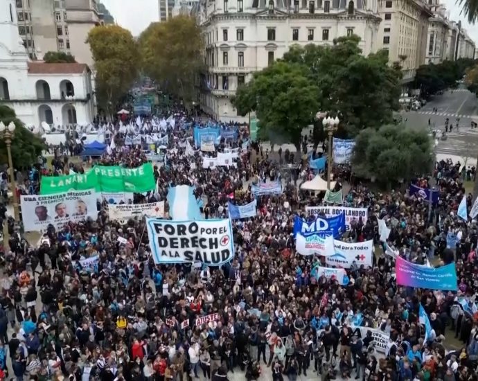 argentina-protesters-condemn-milei-healthcare-funding-cuts