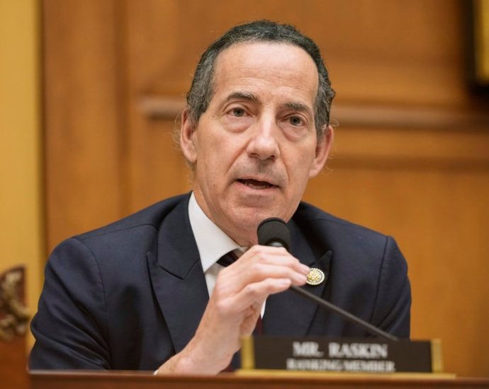 jamie-raskin-introduces-bill-to-block-the-traitor’s-$1.8-billion-‘maga-slush-fund’