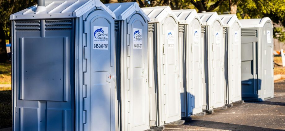 south-carolina-law-forces-trans-students-toward-outdoor-porta-potties-in-new-bathroom-policy