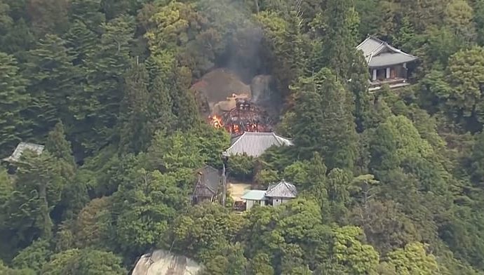 ancient-buddhist-hall-with-1,000-year-old-‘eternal-flame’-burns-in-japan