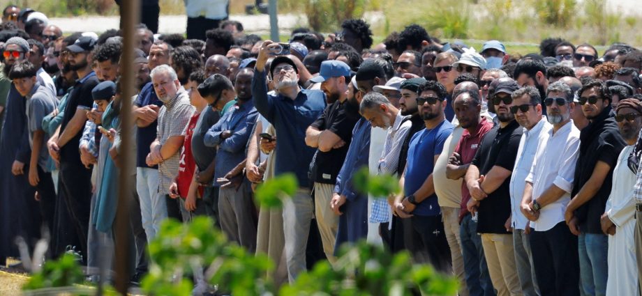 over-2,000-gather-in-san-diego-to-mourn-three-men-killed-in-mosque-attack
