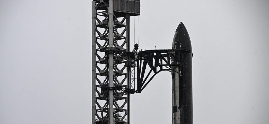 spacex-scrubs-starship-v3-rocket-launch