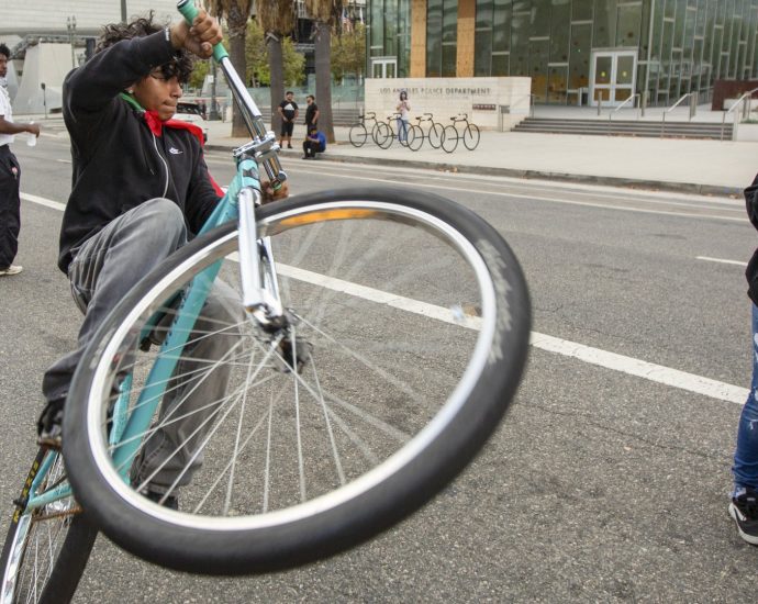teens-are-‘taking-over’-city-streets.-is-it-the-solution-to-charge-parents?