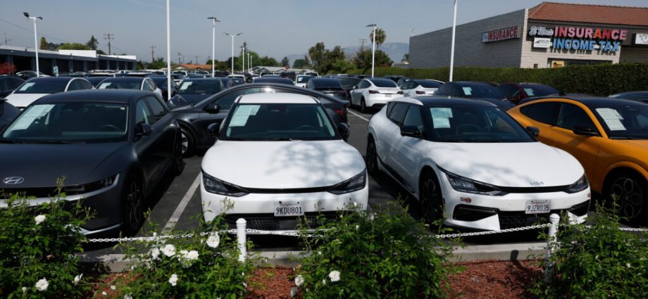EPA Claims ‘Overwhelming Rejection’ of EVs as It Moves to Loosen Air Pollution Rules
