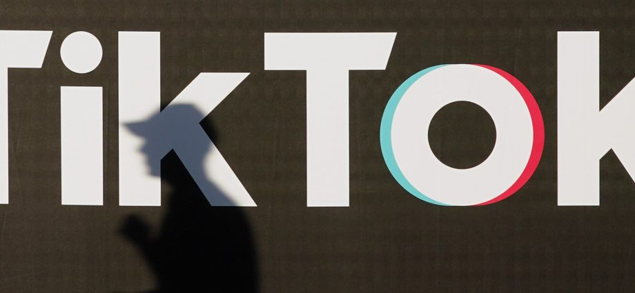 malaysia-orders-tiktok-to-address-‘defamatory’-content-about-king