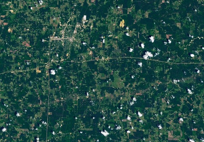 tornado-draws-a-jagged-line-in-mississippi