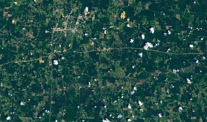 tornado-draws-a-jagged-line-in-mississippi