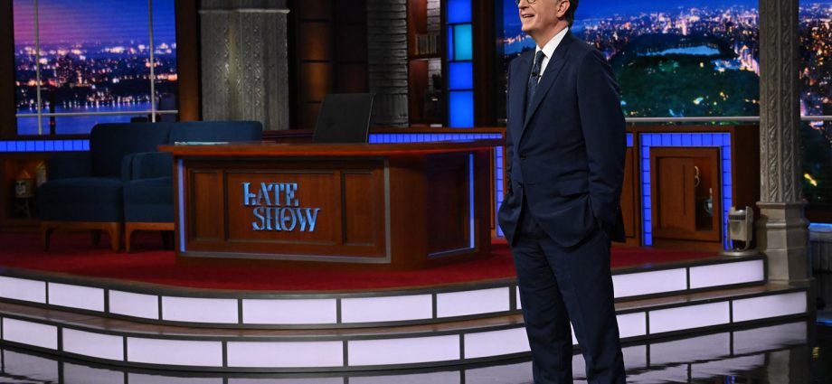 watch-highlights-from-stephen-colbert’s-‘late-show’-finale