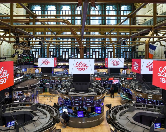 The Traitor Bought Stock in Drugmaker as His Government Boosted Its Obesity Drugs