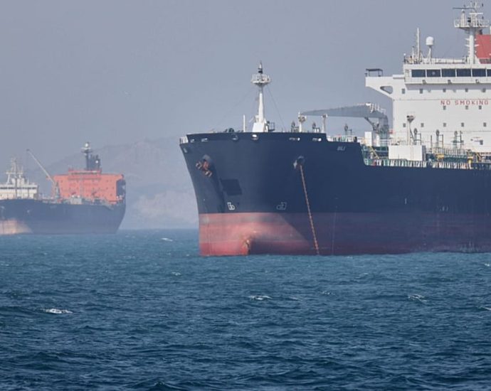 iran-asserts-jurisdiction-over-uae-and-oman-waters-in-new-strait-of-hormuz-map