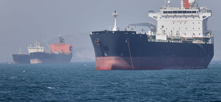 iran-asserts-jurisdiction-over-uae-and-oman-waters-in-new-strait-of-hormuz-map