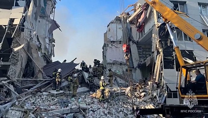 ukraine-strike-on-starobilsk-dormitory-kills-four-in-occupied-luhansk