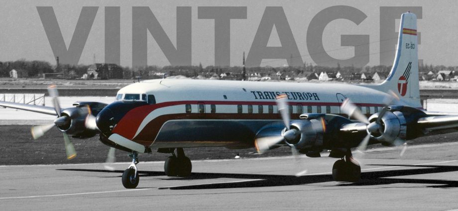 the-last-plane-in-america-with-piston‑engine-propellers