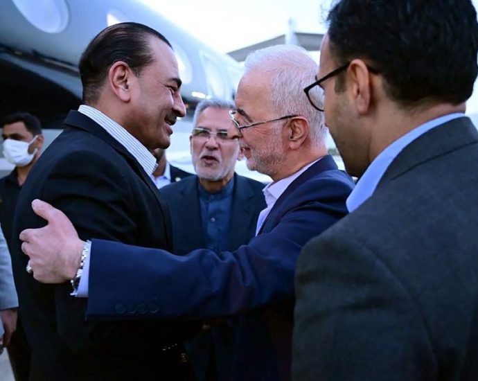 iran-war-live:-tehran-says-diplomacy-continues-but-no-deal-yet-with-us
