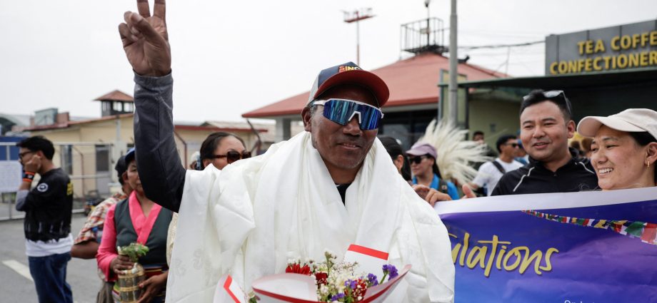 ‘everest-man’-breaks-his-own-record-after-historic-32nd-climb