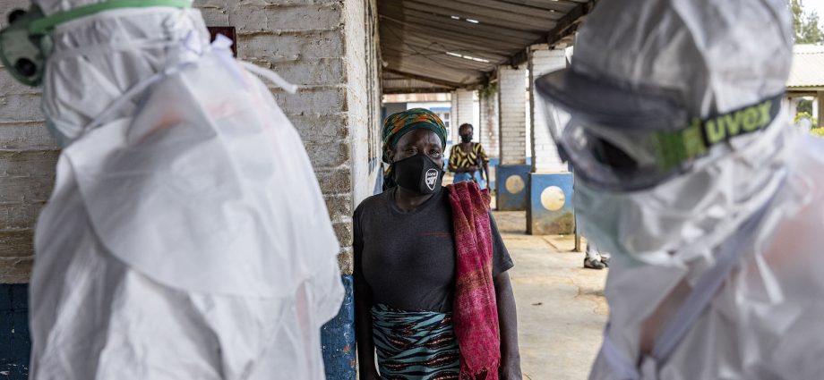 3-red-cross-volunteers-die-of-ebola-as-number-of-cases-rises-in-uganda