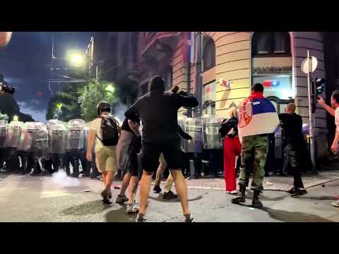 anti-government-protesters-clash-with-police-in-serbia