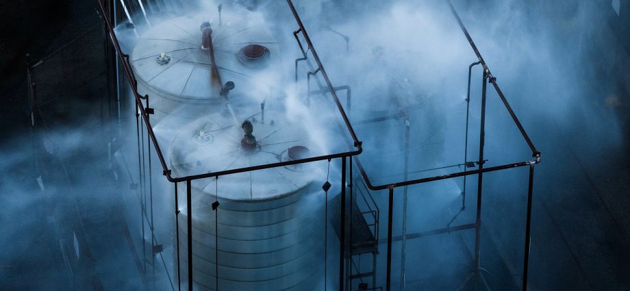 chemical-tank-‘on-the-edge’-of-exploding-in-california-as-crews-try-to-avert-potential-disaster