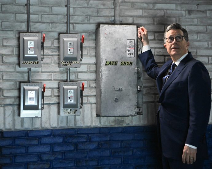 the-traitor-trashes-colbert’s-high-rated-finale-as-“no-ratings”