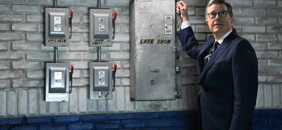 the-traitor-trashes-colbert’s-high-rated-finale-as-“no-ratings”