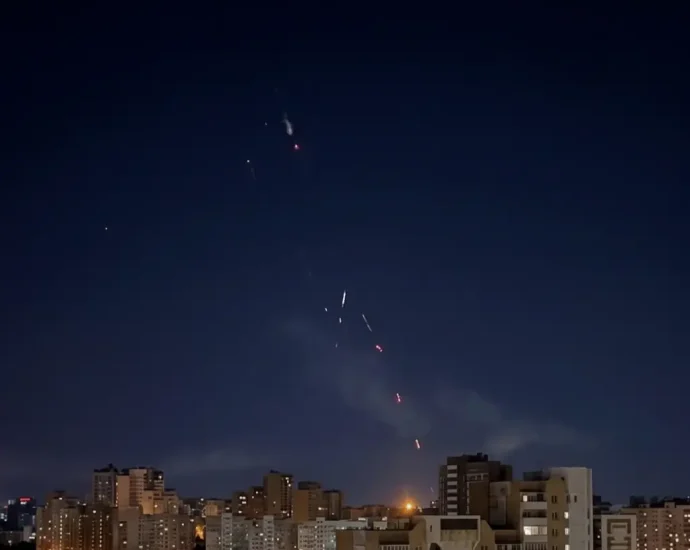 breaking:-russia-reportedly-struck-kyiv-oblast-with-oreshnik-intercontinental-ballistic-missile