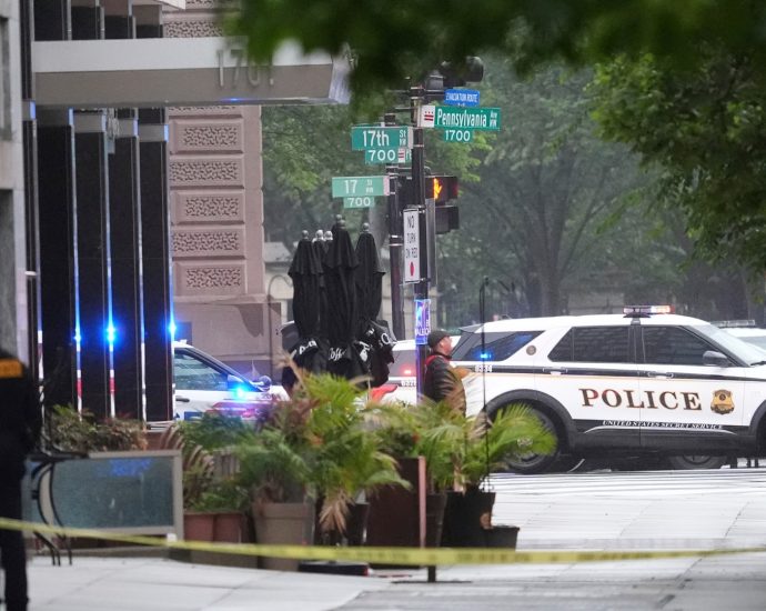 suspect-who-fired-shots-at-white-house-security-checkpoint-killed-by-secret-service