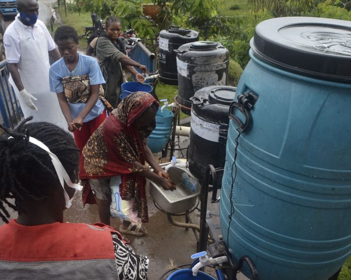 dr-congo’s-neighbors-impose-covid-style-measures-in-push-to-limit-ebola’s-spread