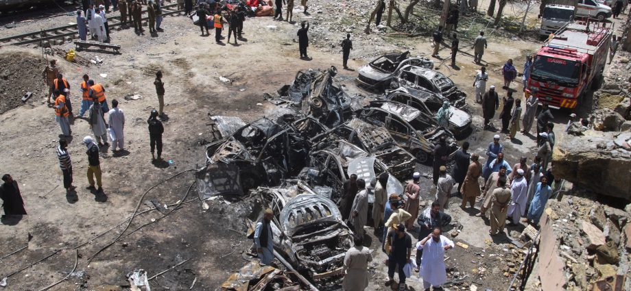 suicide-car-bombing-attack-on-a-train-in-pakistan-kills-dozens