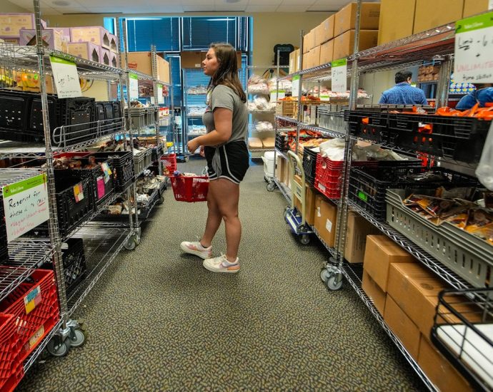 snap-cuts-threaten-to-cut-young-adults-off-at-the-knees