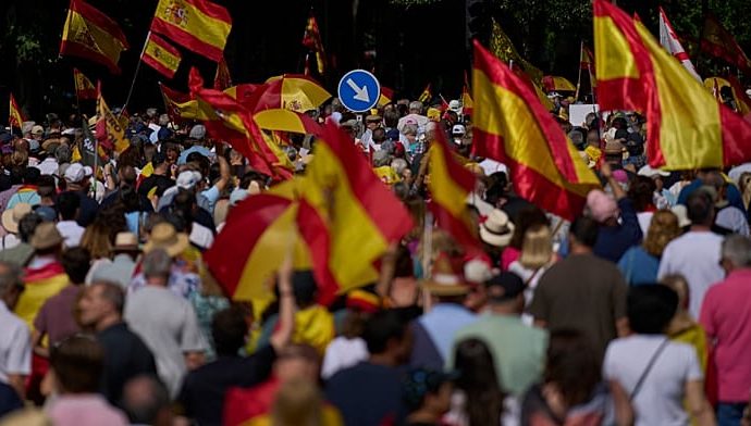 thousands-rally-in-madrid-demanding-spanish-pm-pedro-sanchez-resign