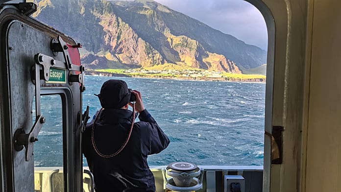 royal-navy-patrol-ship-arrives-off-remote-atlantic-island-to-relieve-army-paratroopers