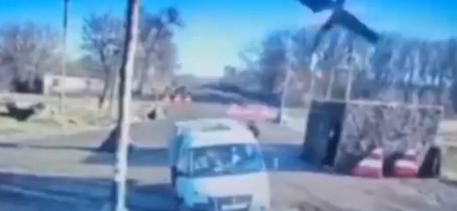 ukraine-wrapped-the-occupied-south-in-three-layers-of-drones.-russian-trucks-are-burning