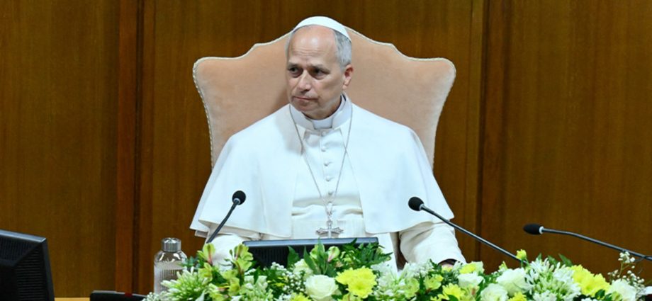 pope-leo-calls-for-‘disarming’-of-artificial-intelligence