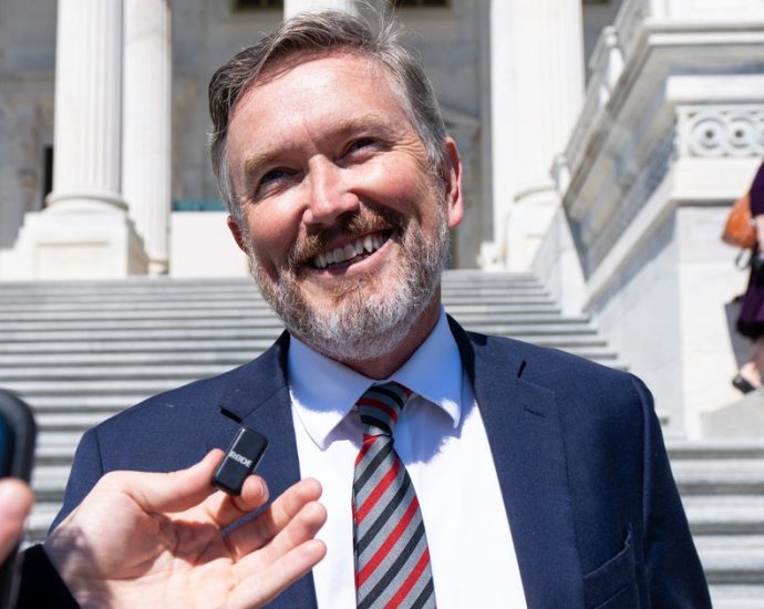 thomas-massie-files-to-run-in-2028-after-losing-to-the-traitor-backed-candidate