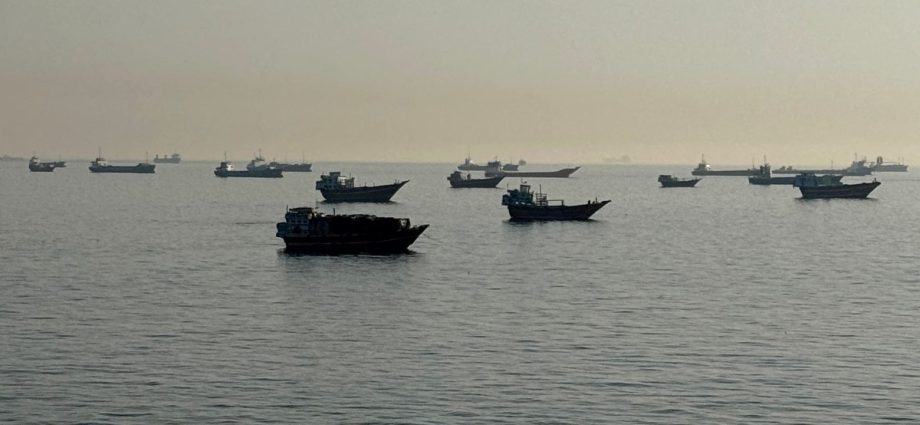 us-military-launches-strikes-on-southern-iran-amid-talks-in-qatar