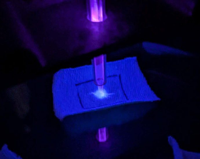 Mars astronauts may do laundry by blasting clothes with a plasma beam