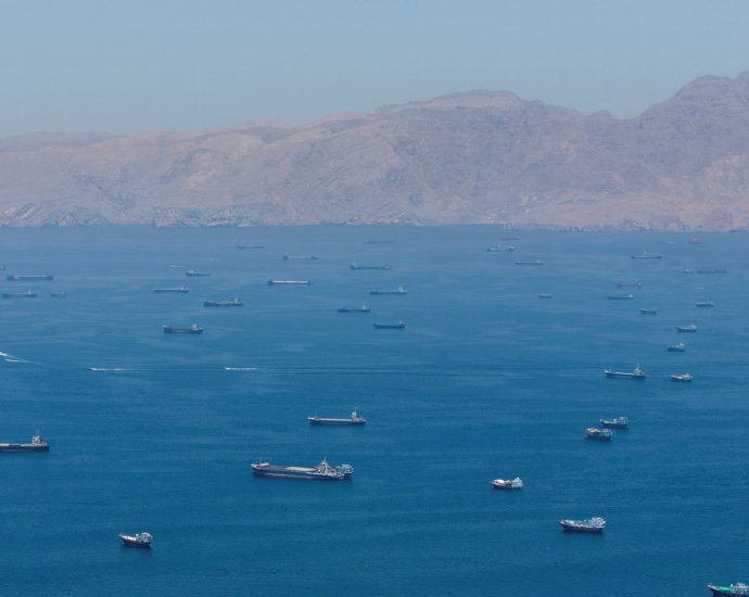 us-strikes-southern-iran-in-‘self-defence’-targeting-iranian-mine-boats